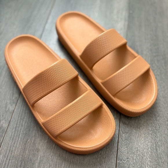 VS PINK DOUBLE STRAP PILLOW SLIDES - Picture 8 of 9